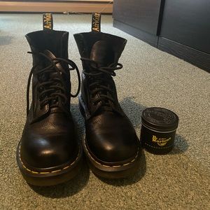 DOC MARTENS